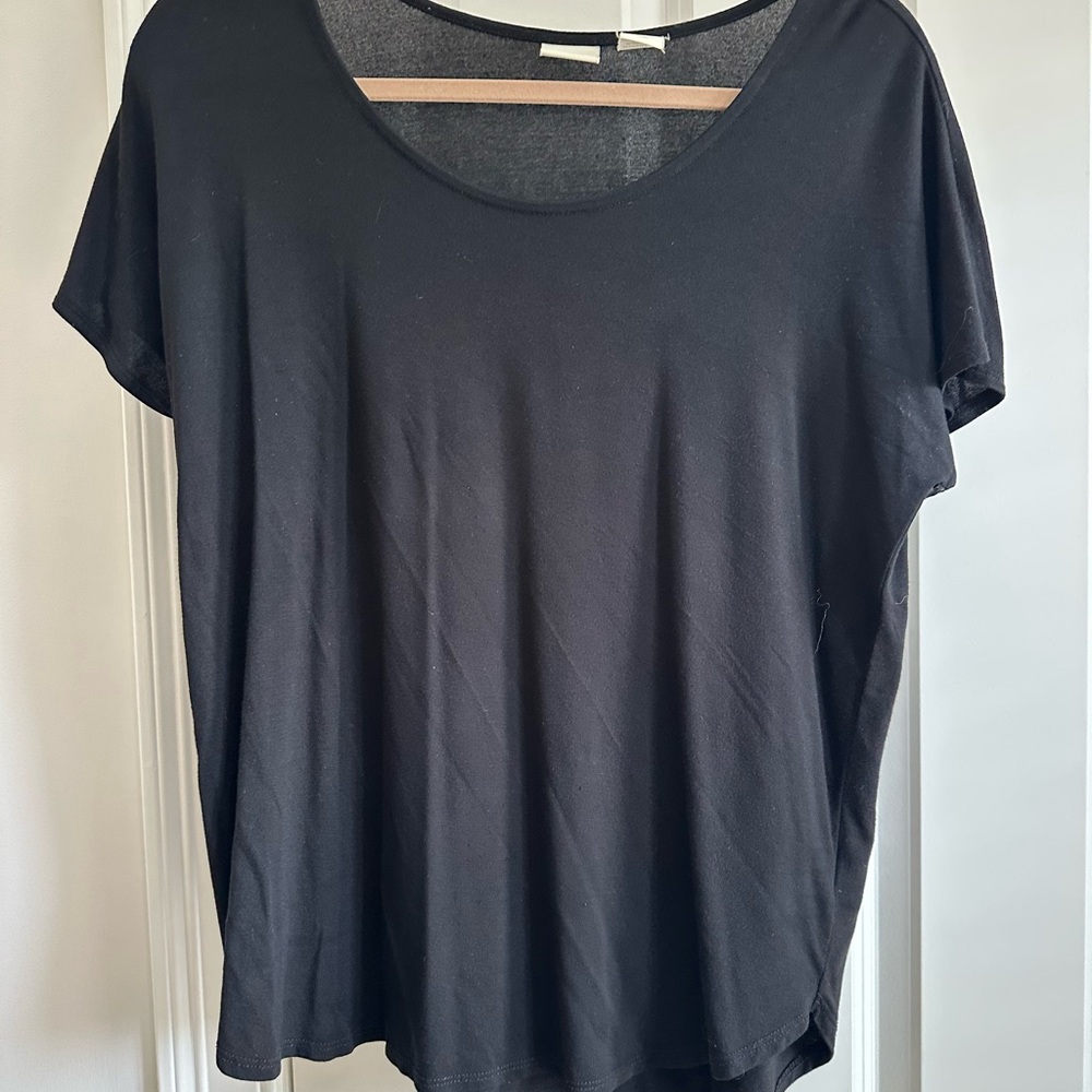 Black,Short Sleeve,Scoop Neck Tee